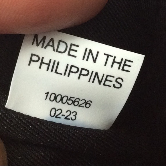 Authentic Tory Burch Britten Large Zip Pouch Wallet Wristlet Black Leather - Picture 12 of 14